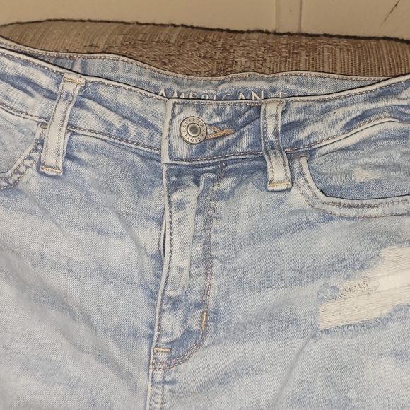 American Eagle Outfitters Destroyed Light Acid Wash Super Stretchy Jeans - Picture 7 of 15